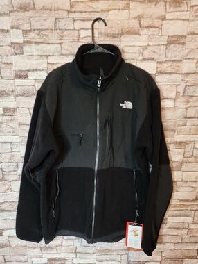 The North Face Polartec Classic  300  Black Full Zip Jacket